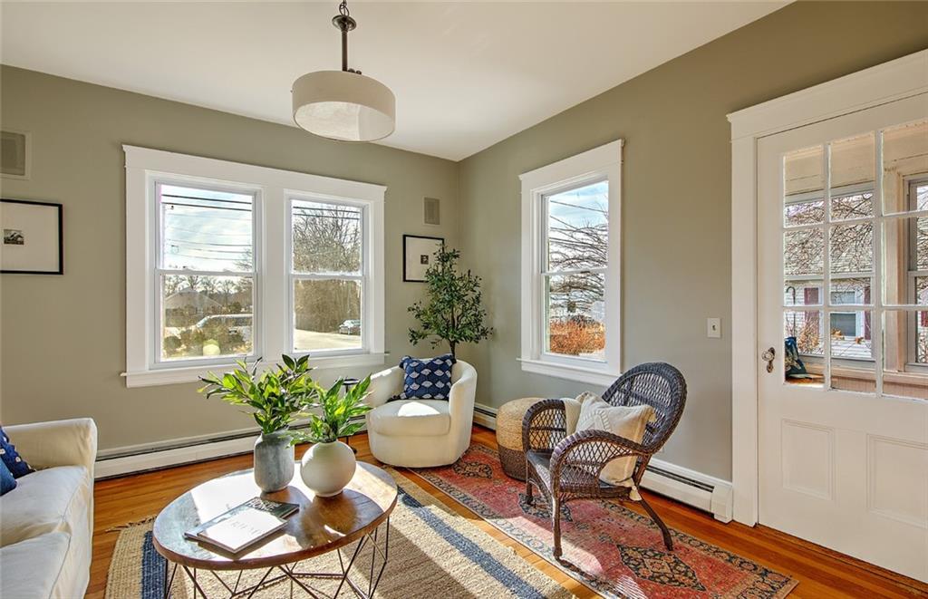 405 Maple Avenue, Barrington