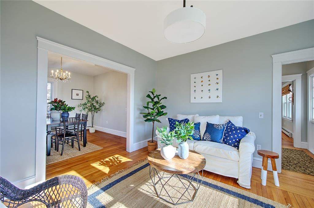 405 Maple Avenue, Barrington