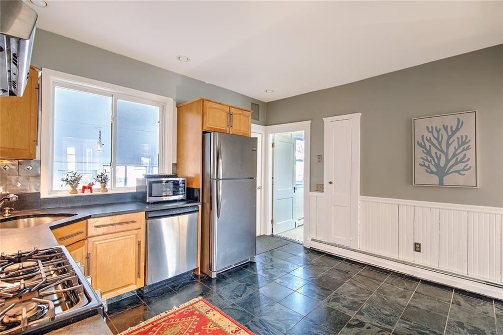 405 Maple Avenue, Barrington