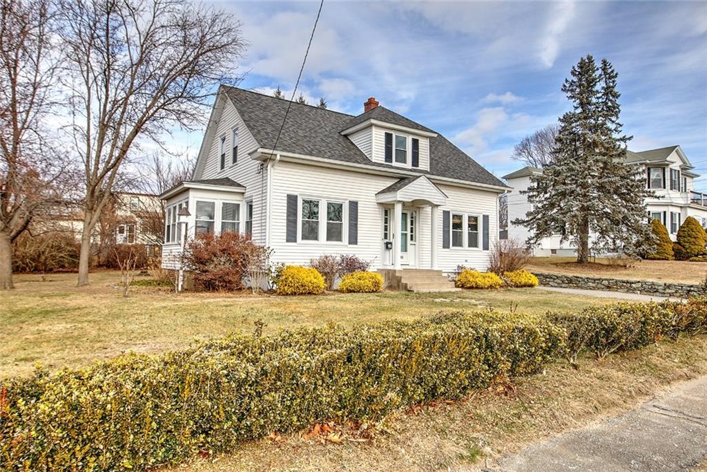 405 Maple Avenue, Barrington