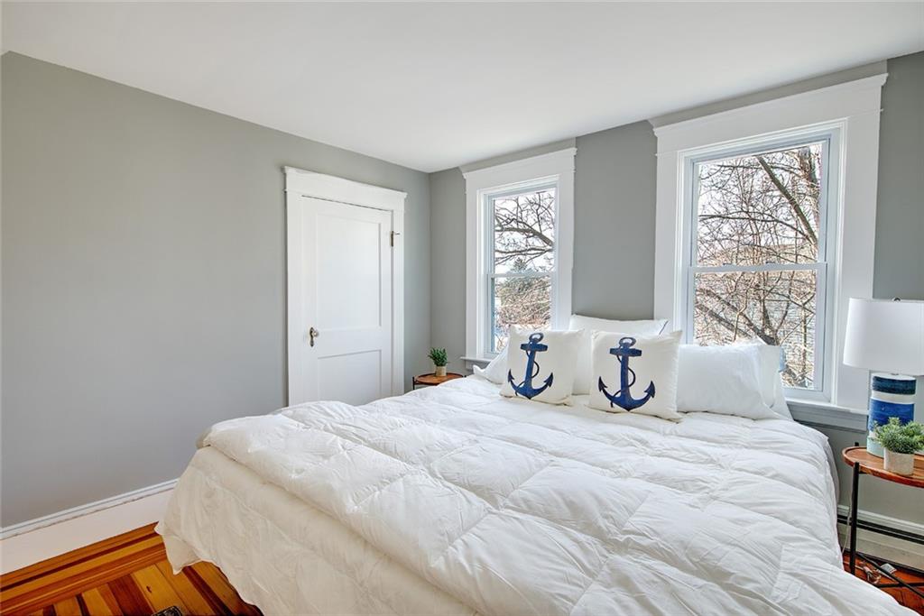 405 Maple Avenue, Barrington