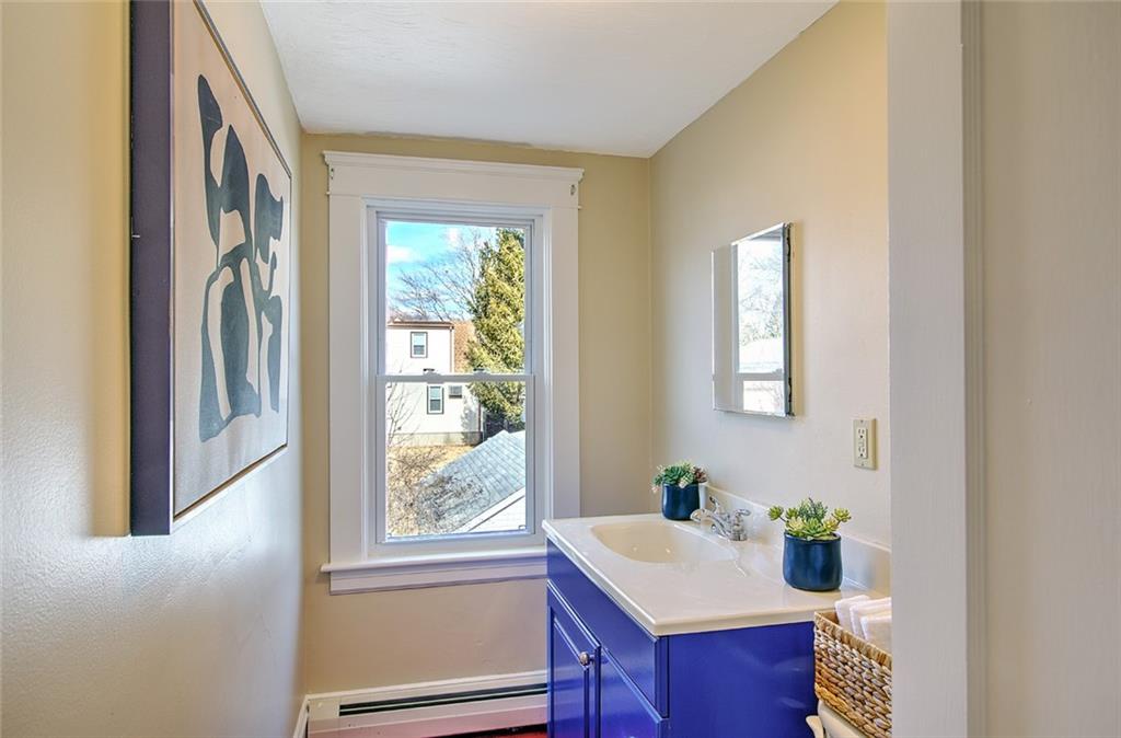 405 Maple Avenue, Barrington