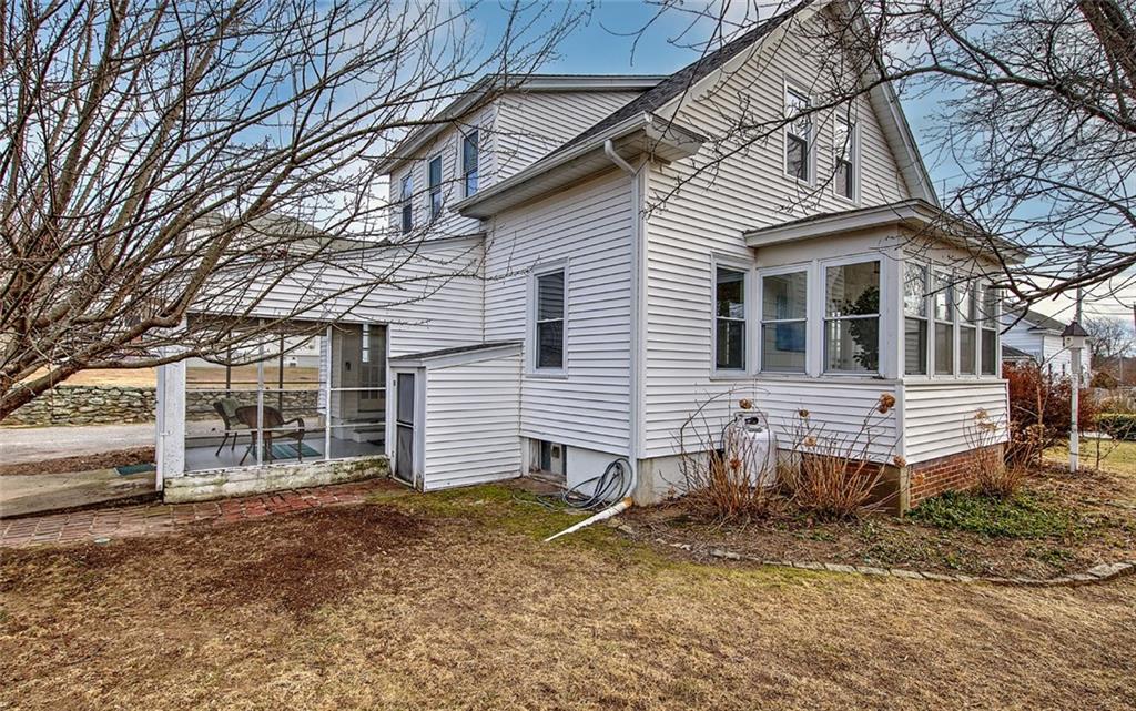 405 Maple Avenue, Barrington