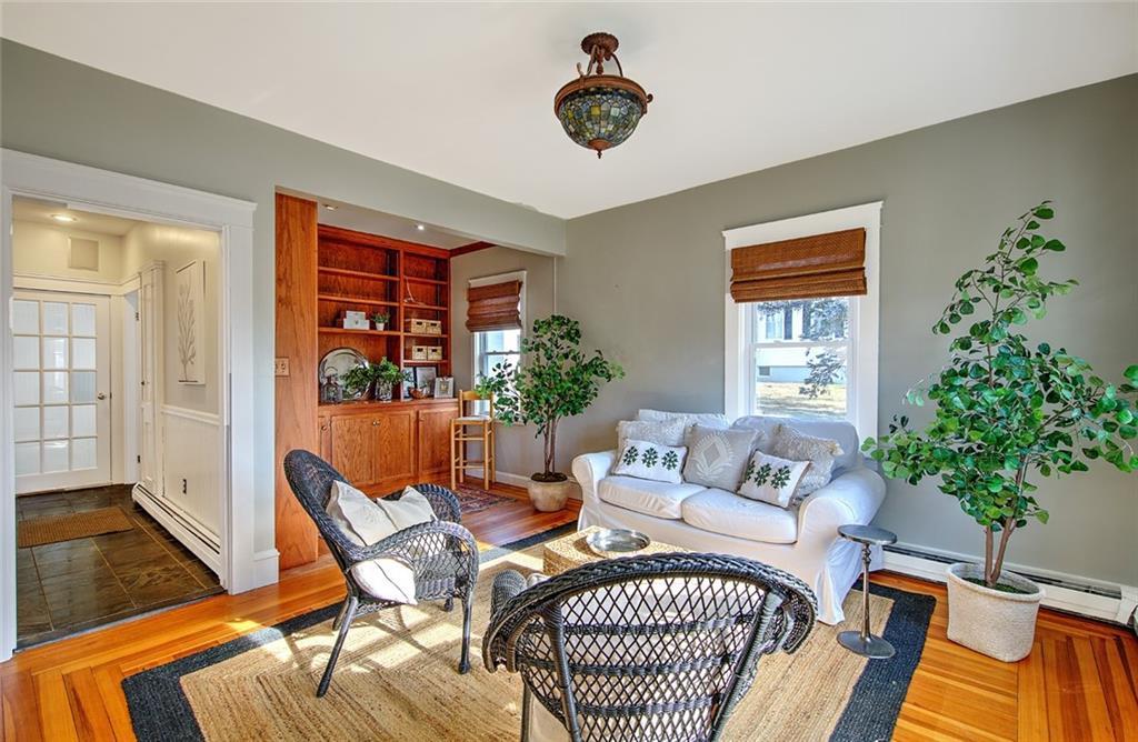 405 Maple Avenue, Barrington