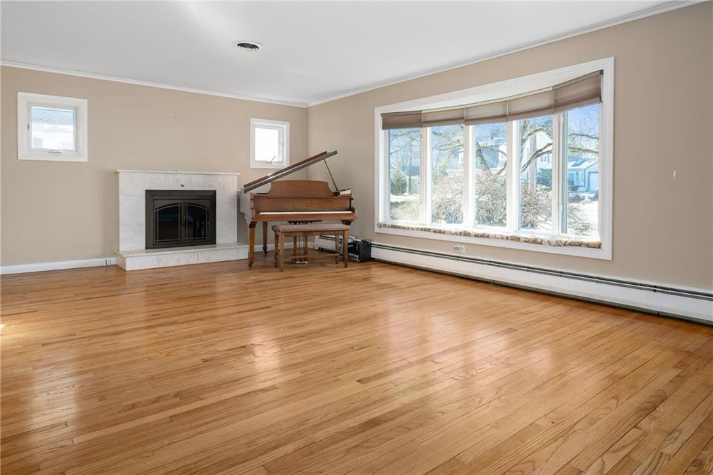 60 Merrymount Drive, Warwick
