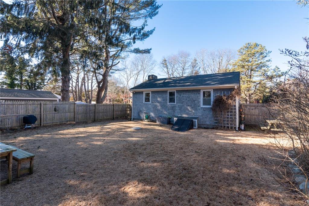 46 Willow Road, Charlestown
