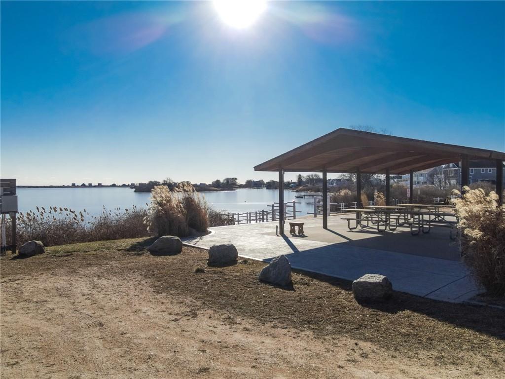 46 Willow Road, Charlestown