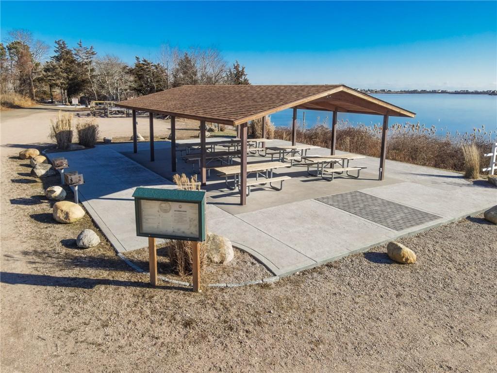 46 Willow Road, Charlestown