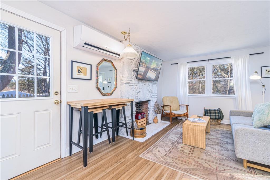 46 Willow Road, Charlestown