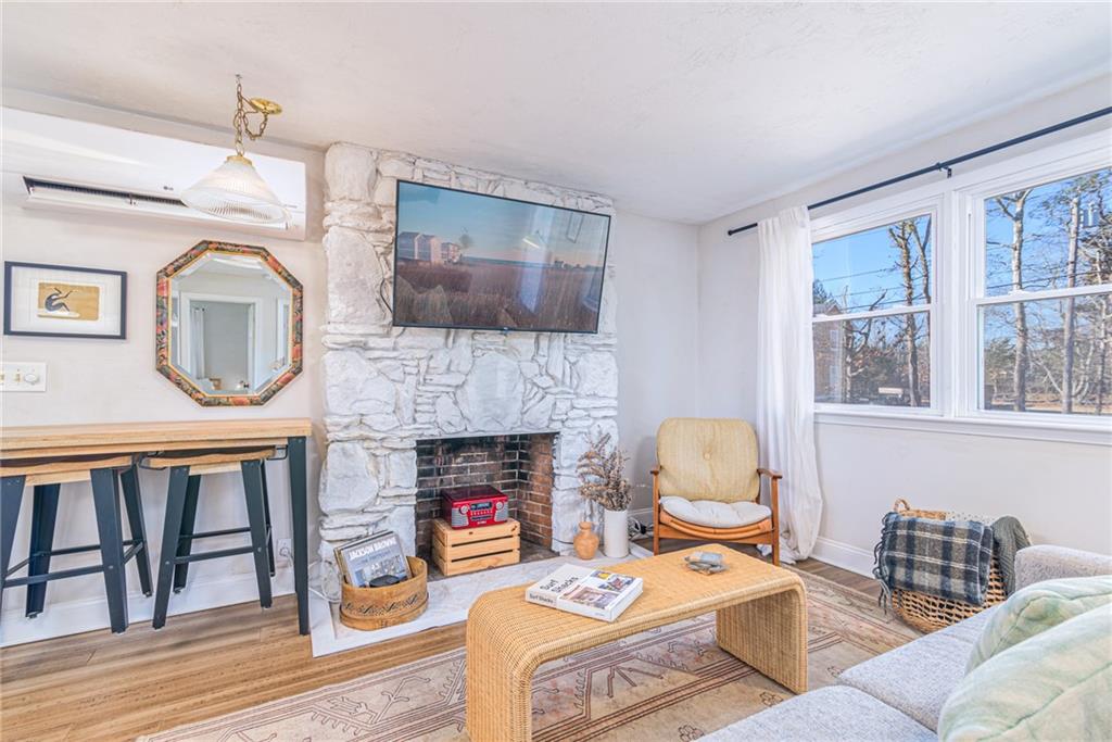 46 Willow Road, Charlestown