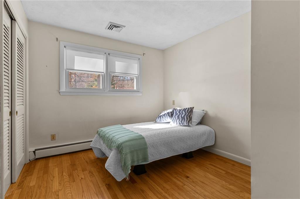 305 Reservoir Avenue, Lincoln