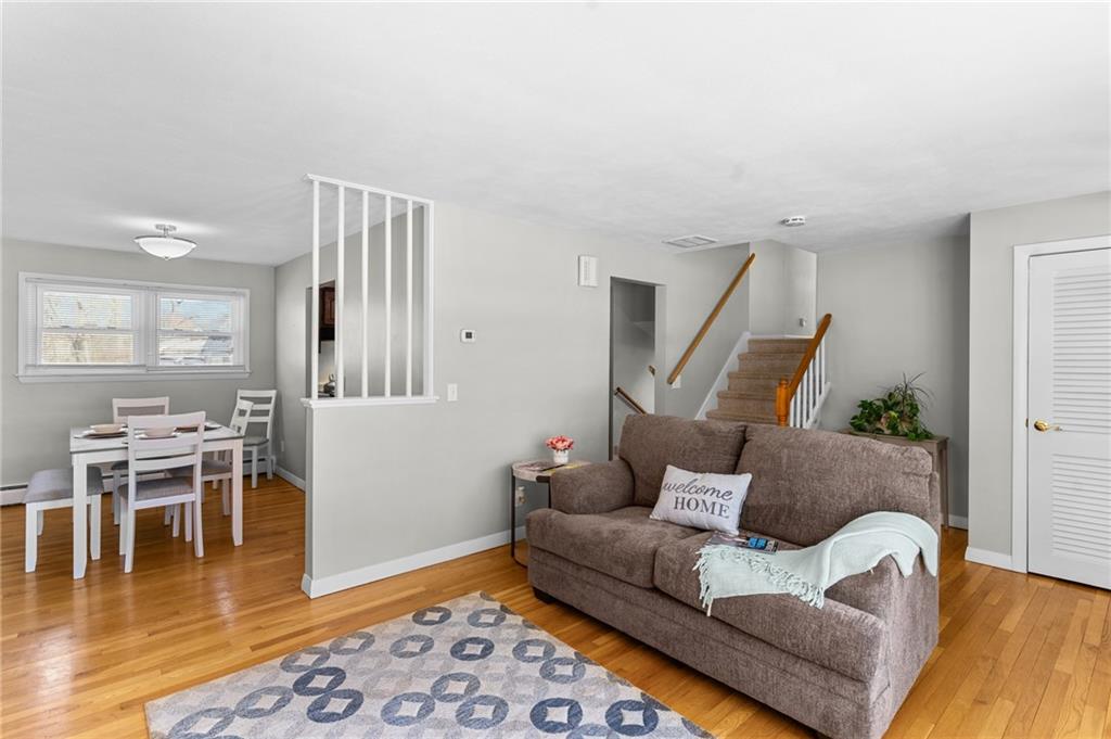 305 Reservoir Avenue, Lincoln