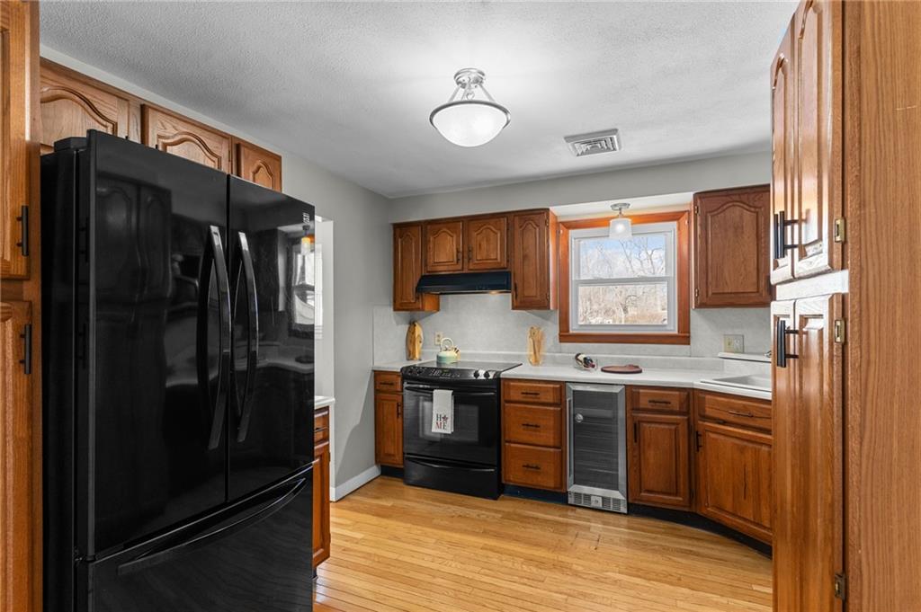 305 Reservoir Avenue, Lincoln