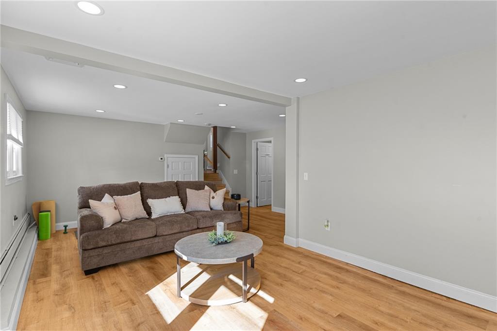 305 Reservoir Avenue, Lincoln