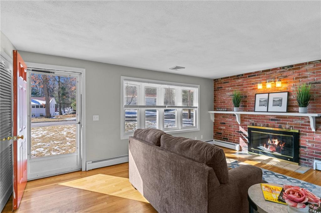305 Reservoir Avenue, Lincoln