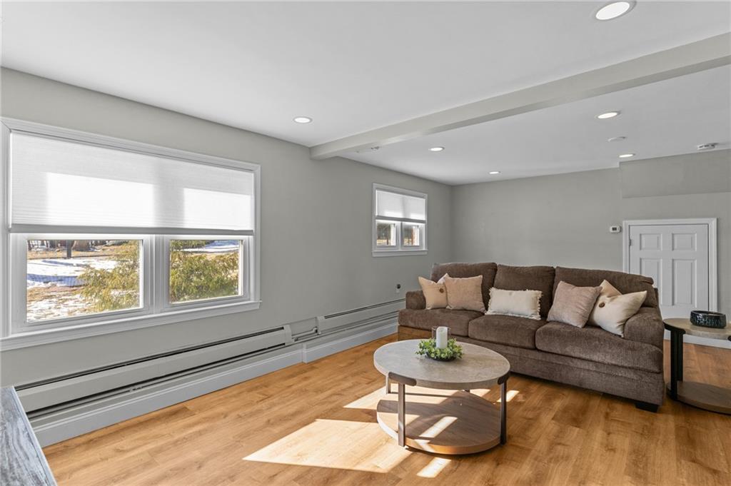 305 Reservoir Avenue, Lincoln