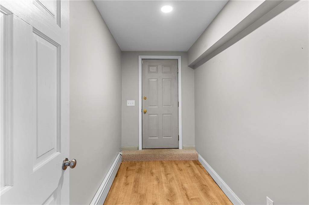 305 Reservoir Avenue, Lincoln