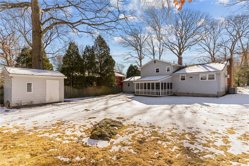 305 Reservoir Avenue, Lincoln