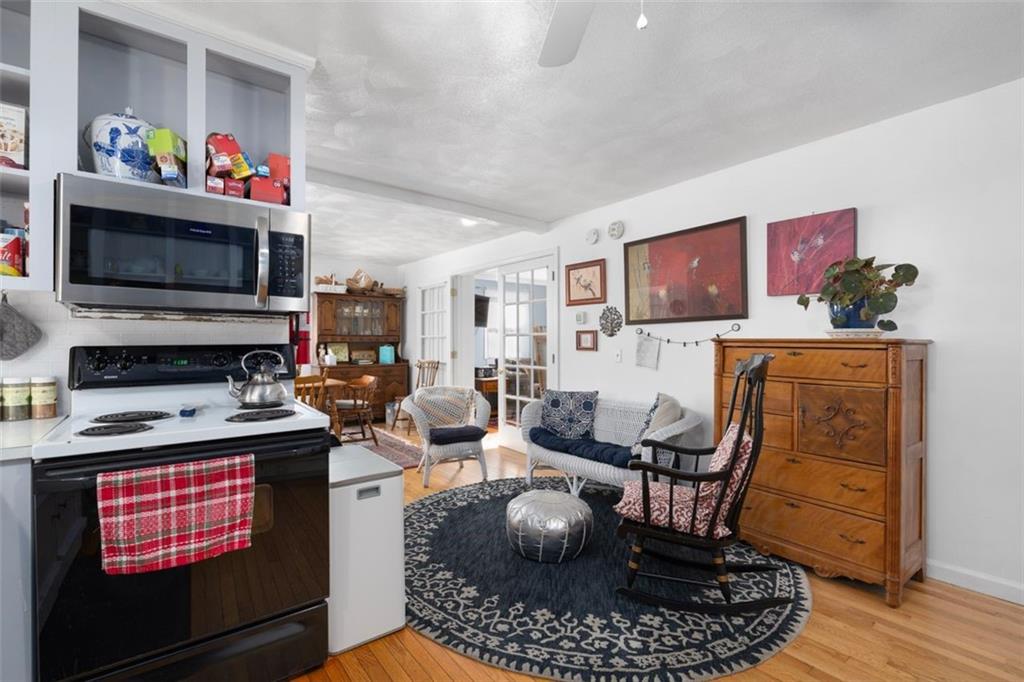 472 Gardiner Road, Richmond