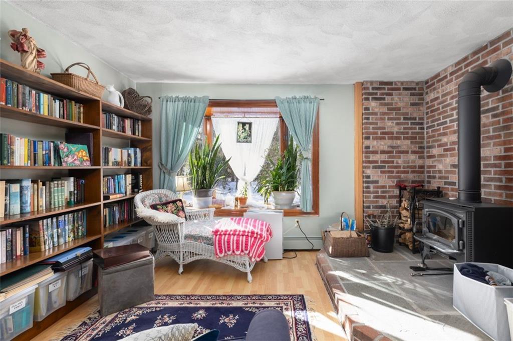 472 Gardiner Road, Richmond