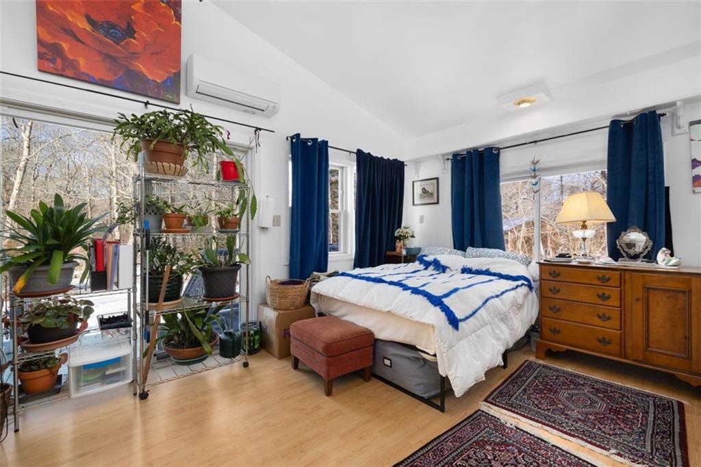 472 Gardiner Road, Richmond