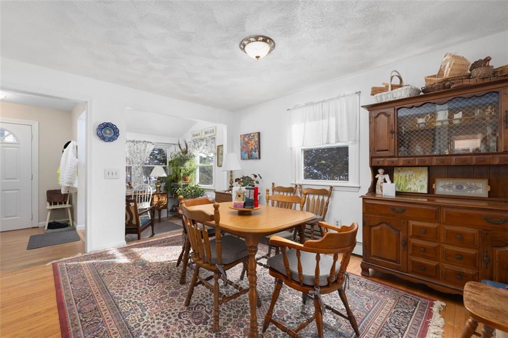 472 Gardiner Road, Richmond