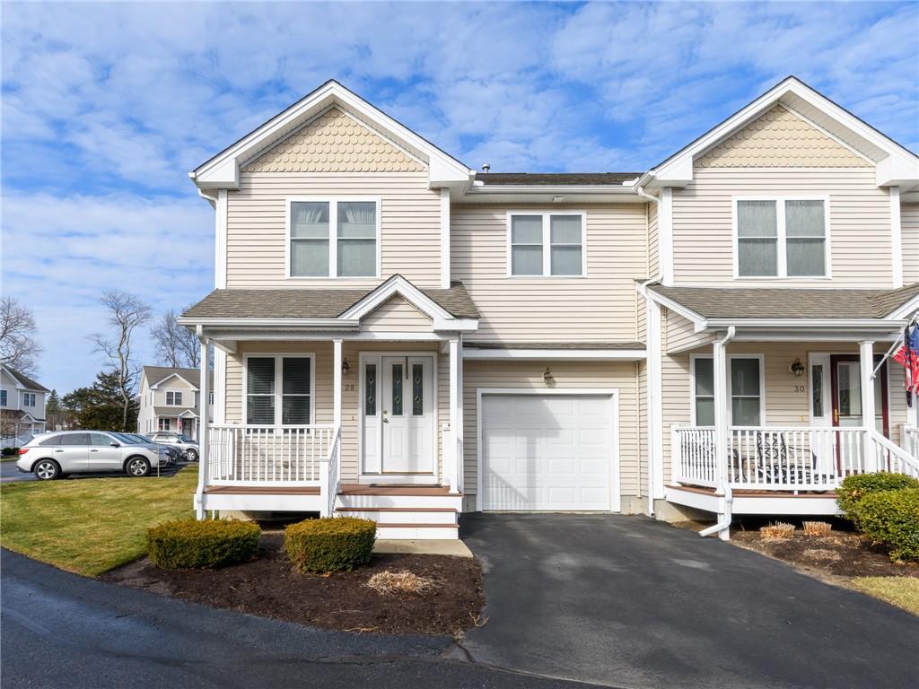 28 Silvercup Circle, West Warwick