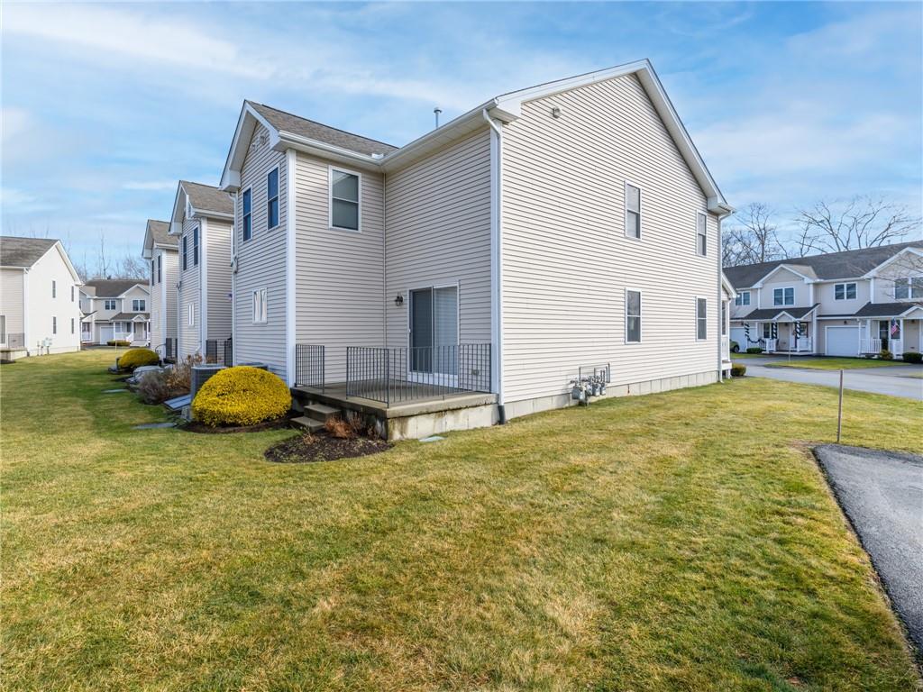 28 Silvercup Circle, West Warwick