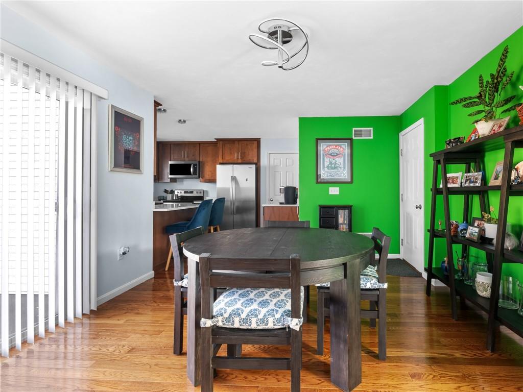 28 Silvercup Circle, West Warwick