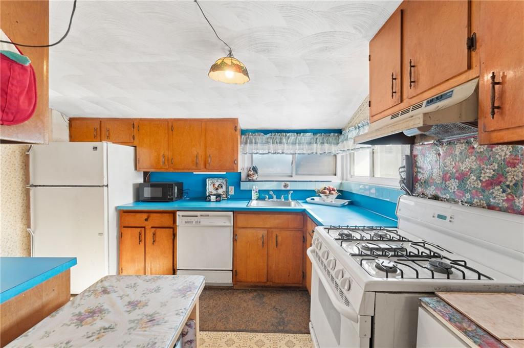 72 Stowe Avenue, East Providence
