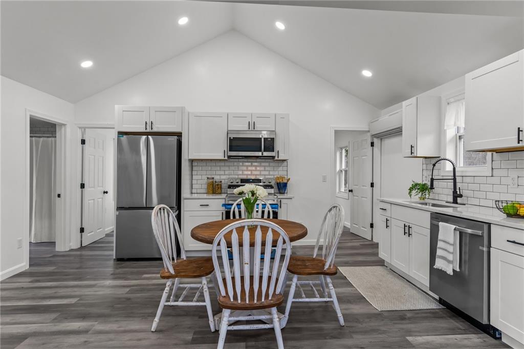 1703 Crandall Road, Tiverton