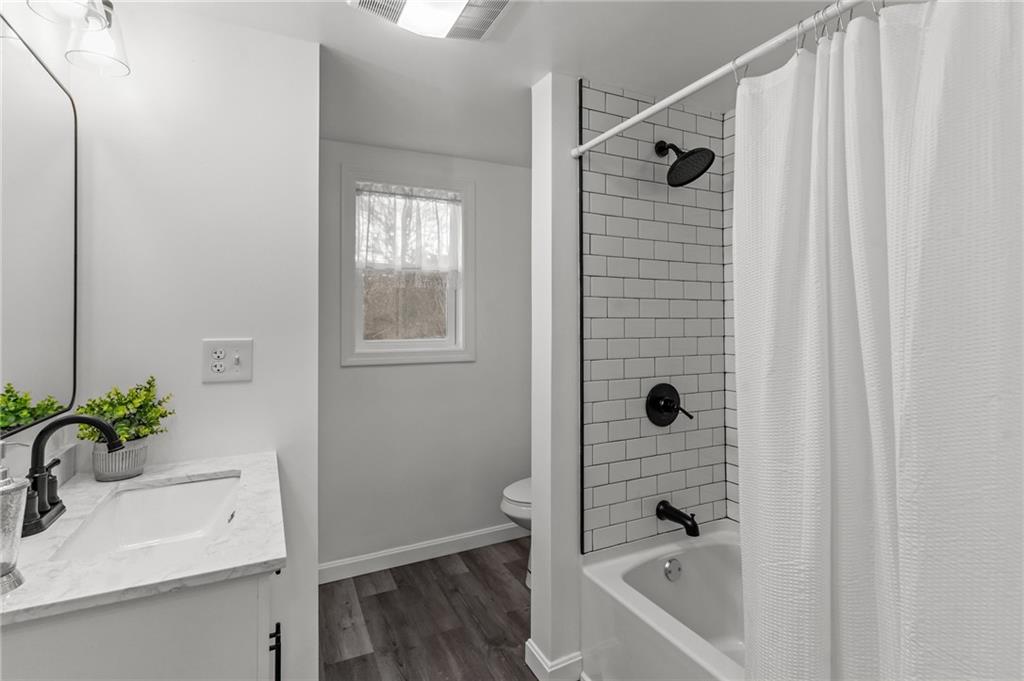 1703 Crandall Road, Tiverton