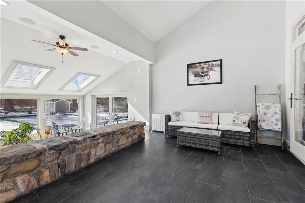 285 Pendar Road, North Kingstown