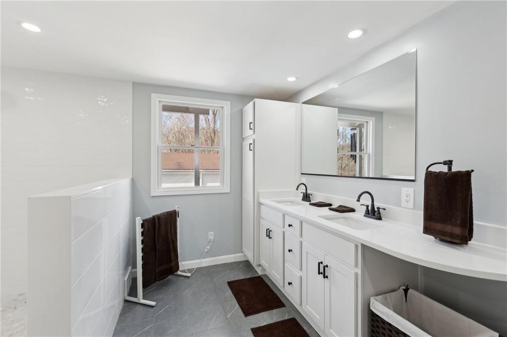 285 Pendar Road, North Kingstown