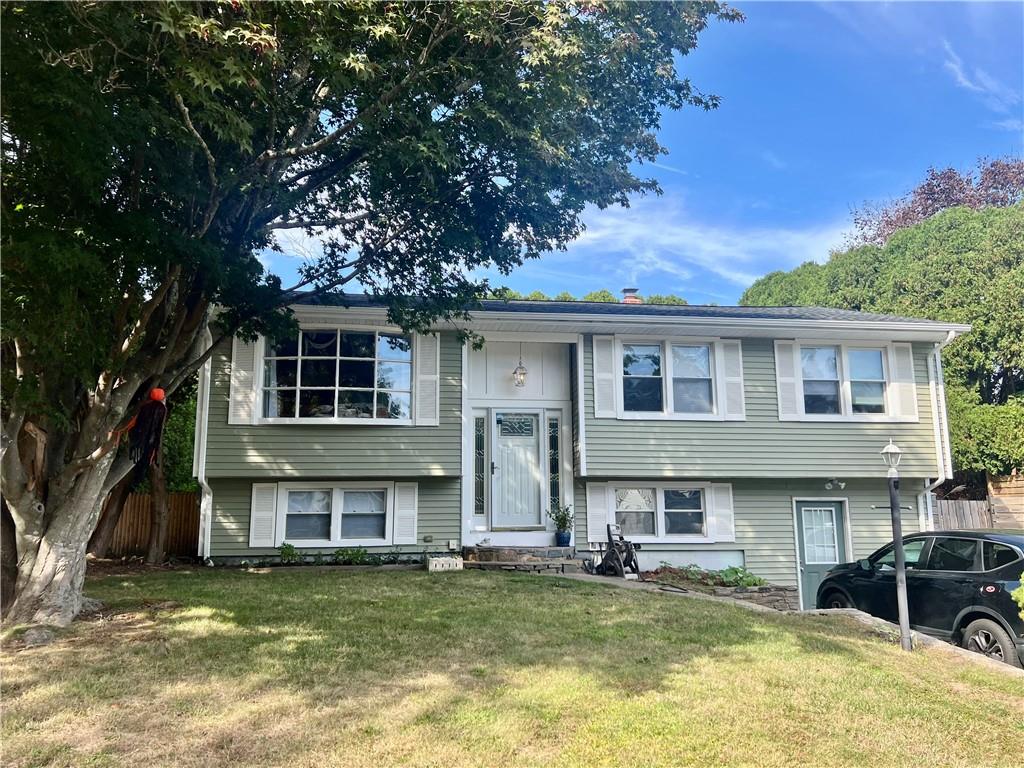 15 Jean Street, Narragansett