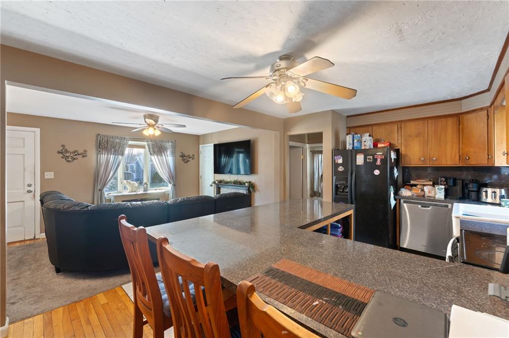 136 Beech Avenue, Tiverton