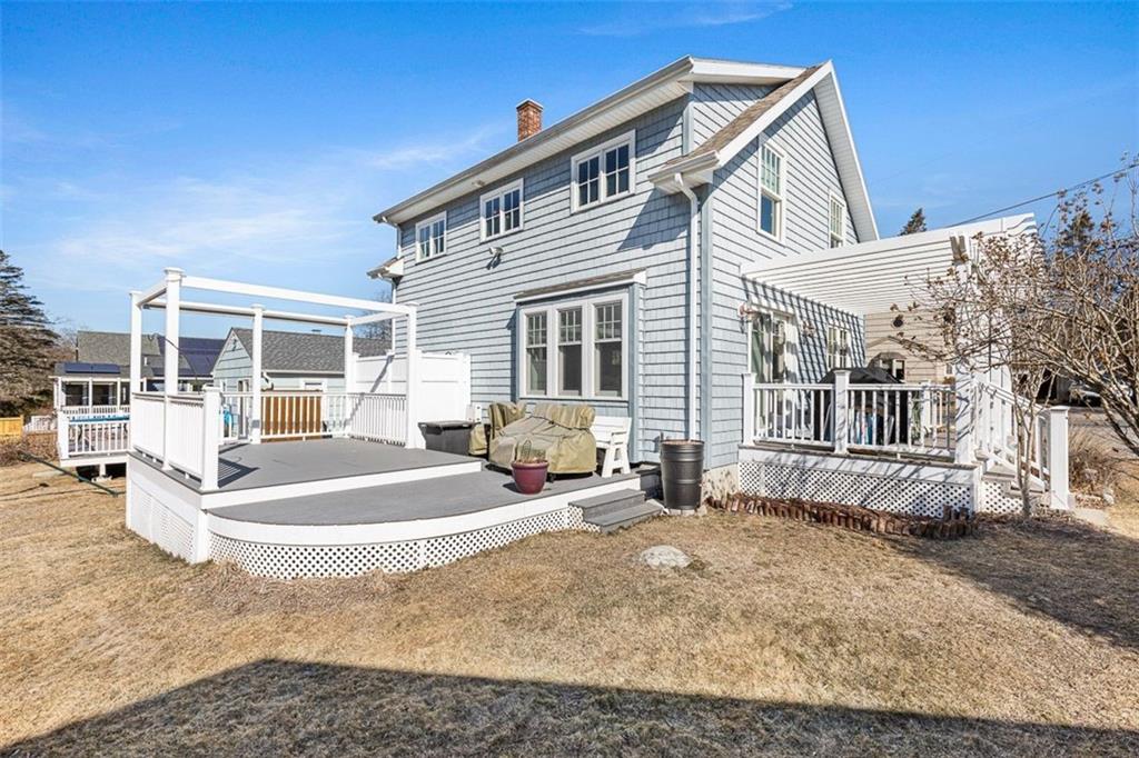 12 West Side Drive, South Kingstown