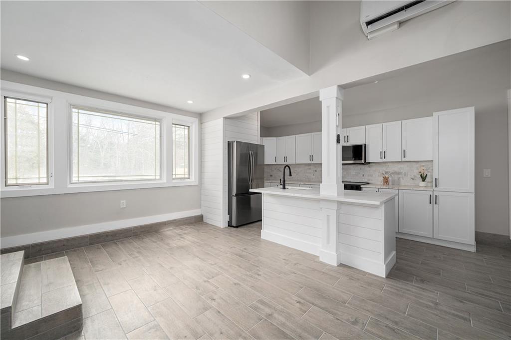 148 Danielson Pike, Foster