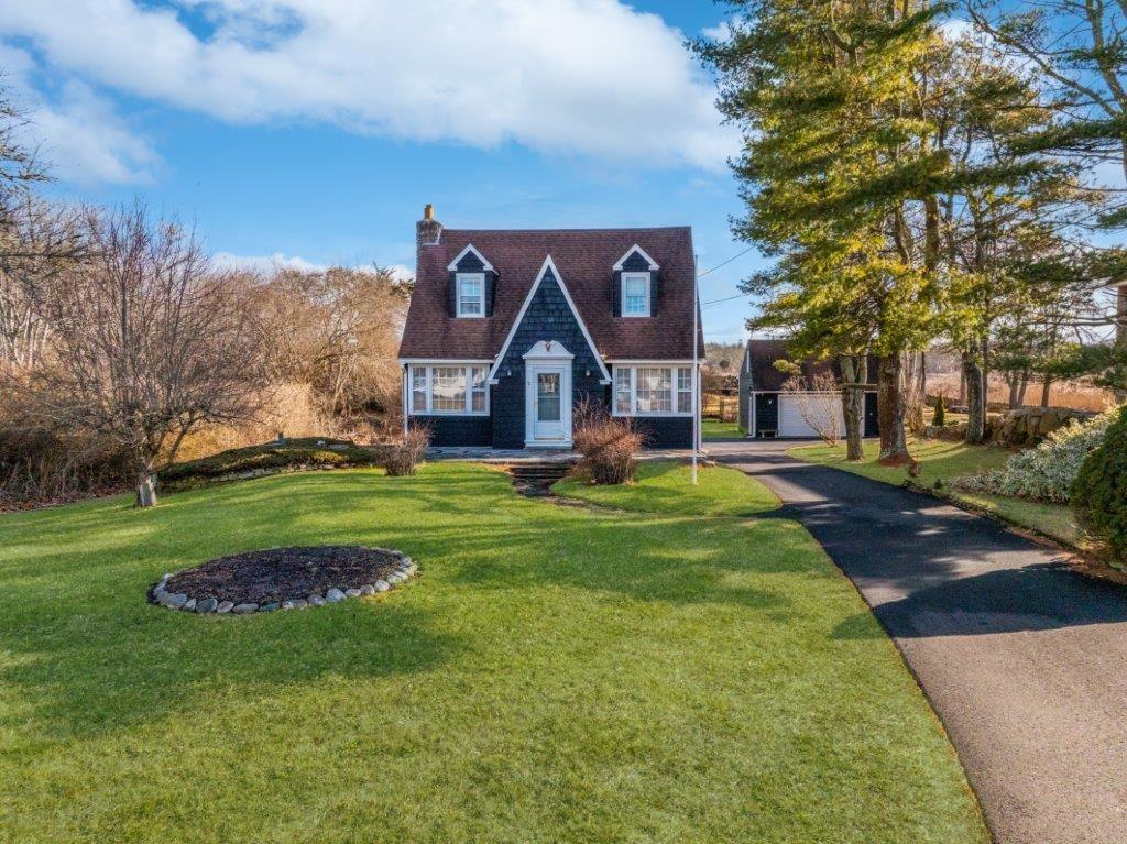 71 Weekapaug Road, Westerly