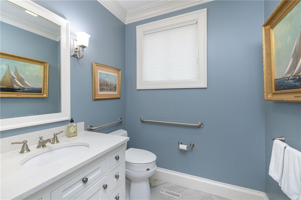 6 White Birch Lane, Barrington