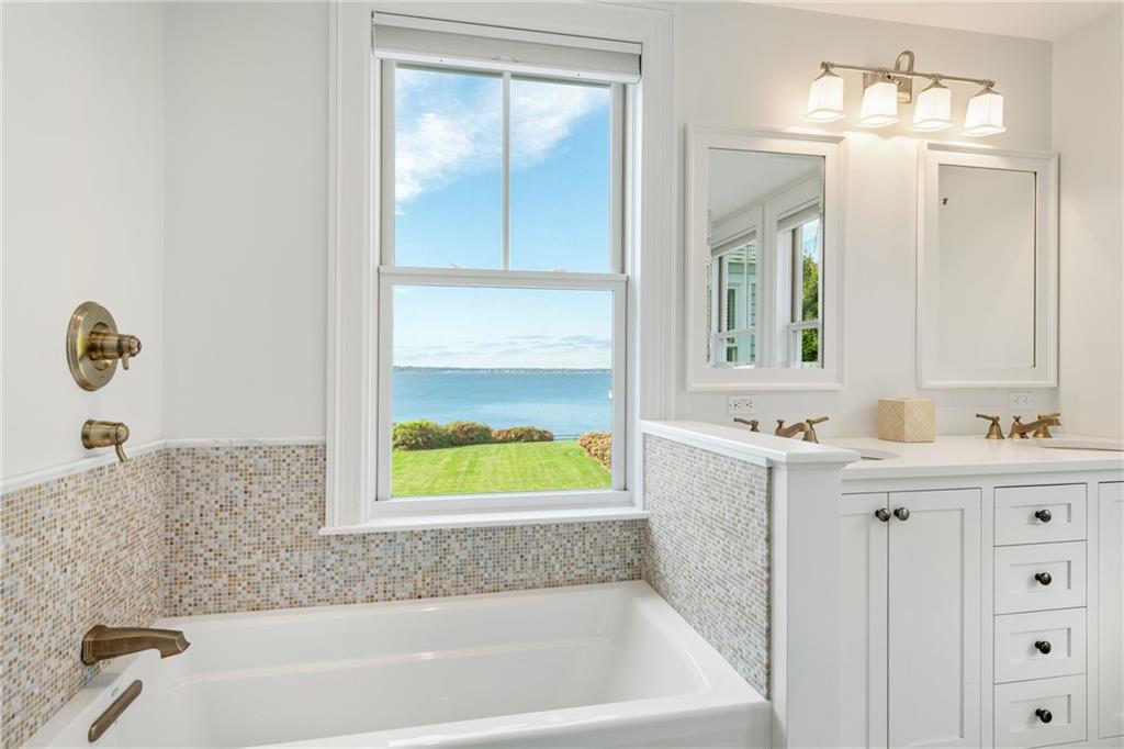 6 White Birch Lane, Barrington