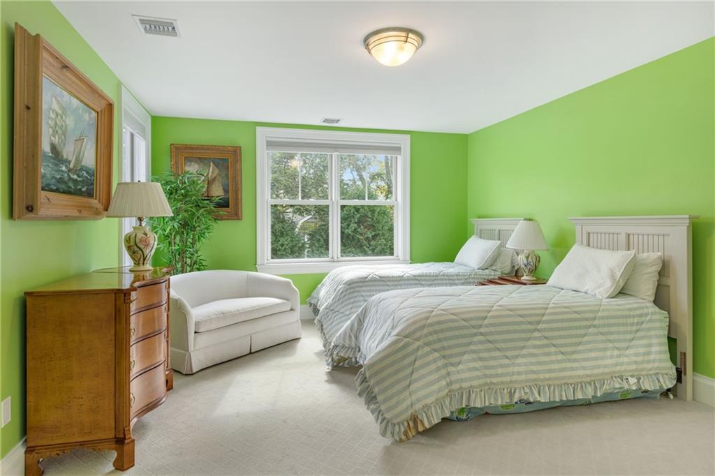 6 White Birch Lane, Barrington