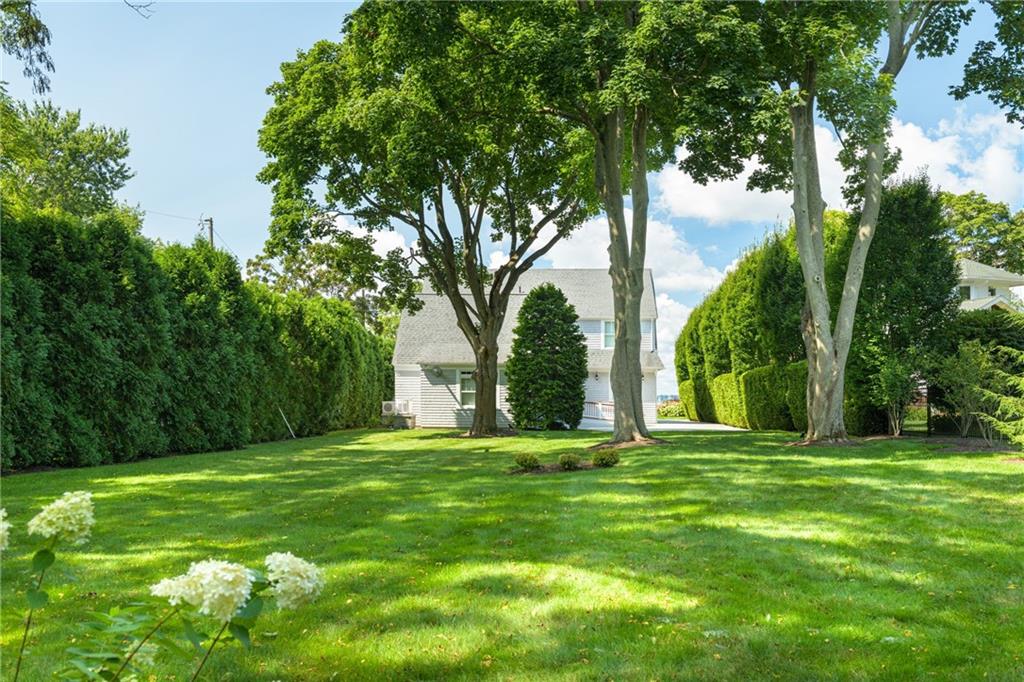6 White Birch Lane, Barrington