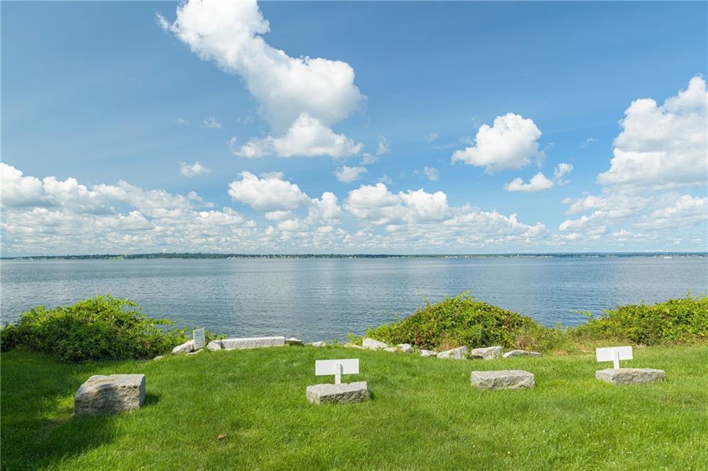 6 White Birch Lane, Barrington