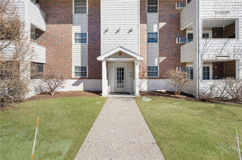 669 Metacom Avenue, Unit#26, Bristol
