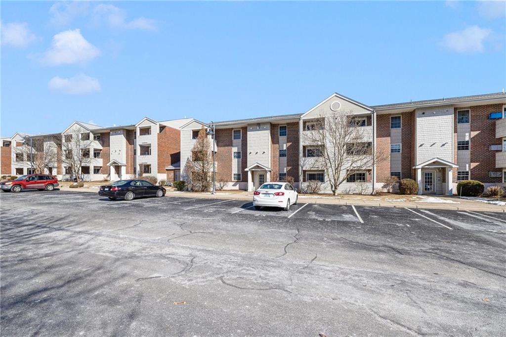 669 Metacom Avenue, Unit#26, Bristol