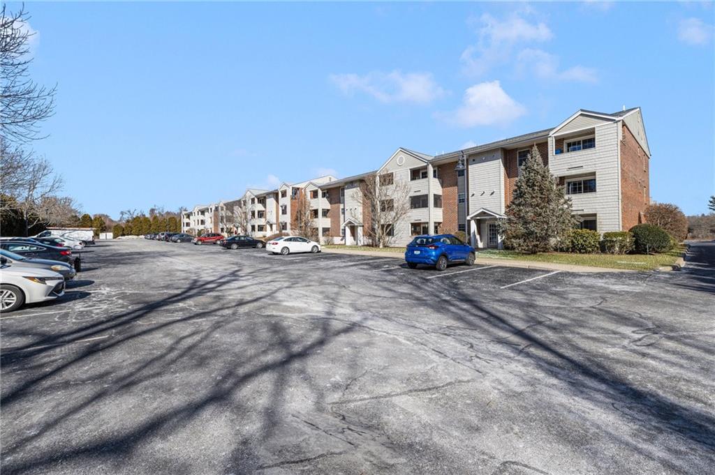 669 Metacom Avenue, Unit#26, Bristol