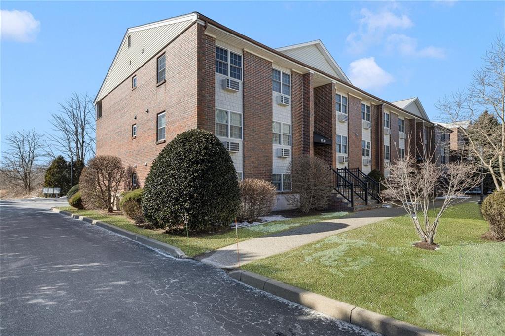 669 Metacom Avenue, Unit#26, Bristol