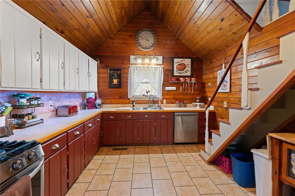 393 Klondike Road, Charlestown
