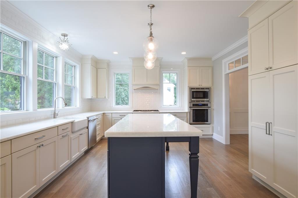 2 Amore Lane, East Greenwich
